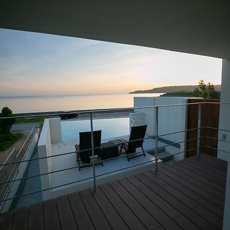Keiki Beachhouse & Cafe Hotel Накиджин Екстериор снимка